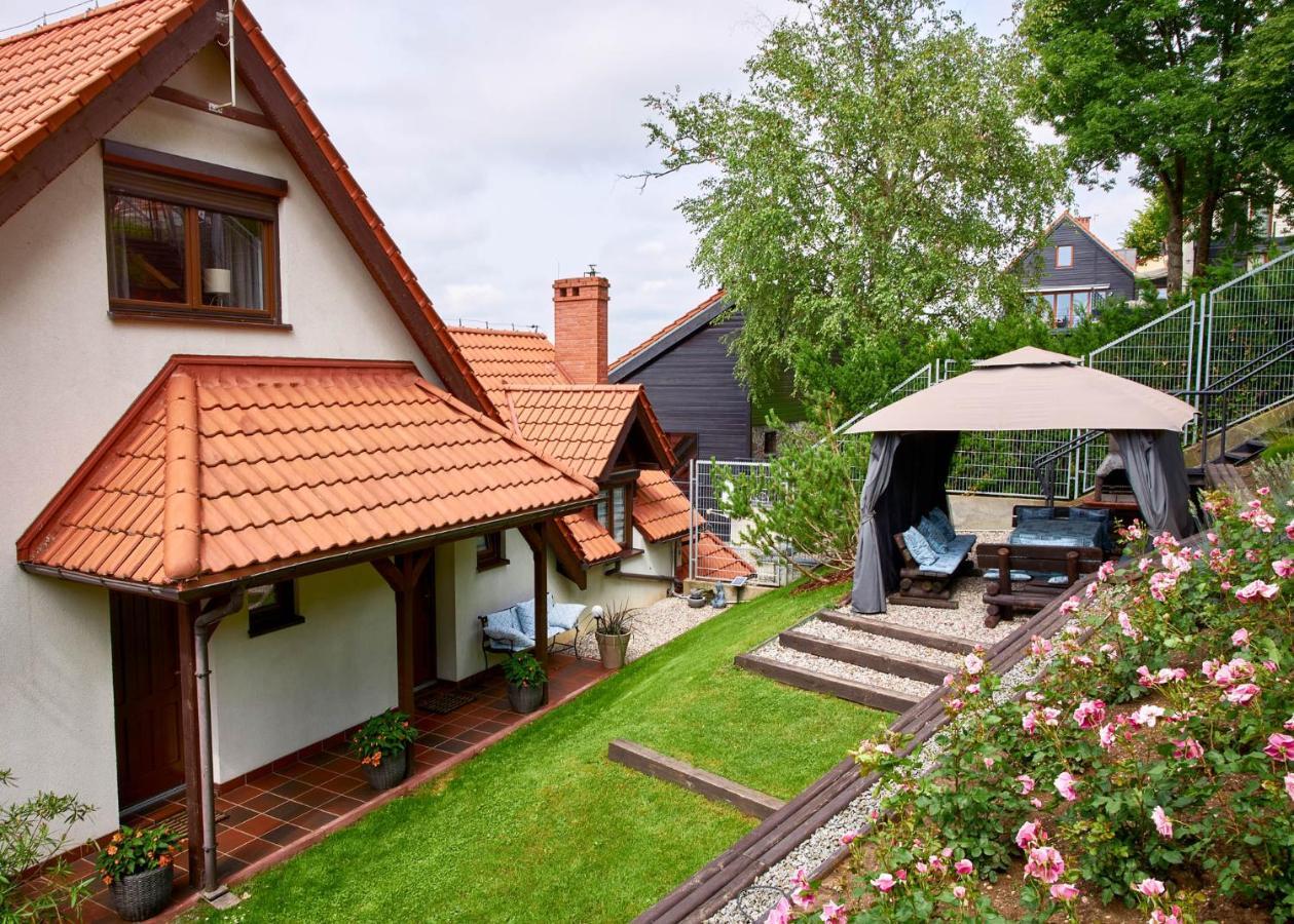 Willa Nad Jeziorem Mikołajki Exteriör bild