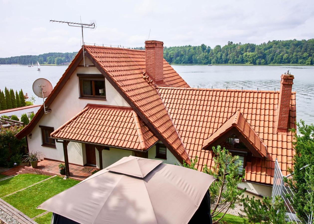 Willa Nad Jeziorem Mikołajki Exteriör bild